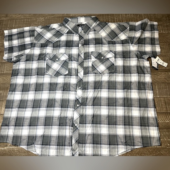 SGR Other - "SGR Men's 5X Plaid Button-Up Short Sleeve Shirt - New With Tags (NWT)